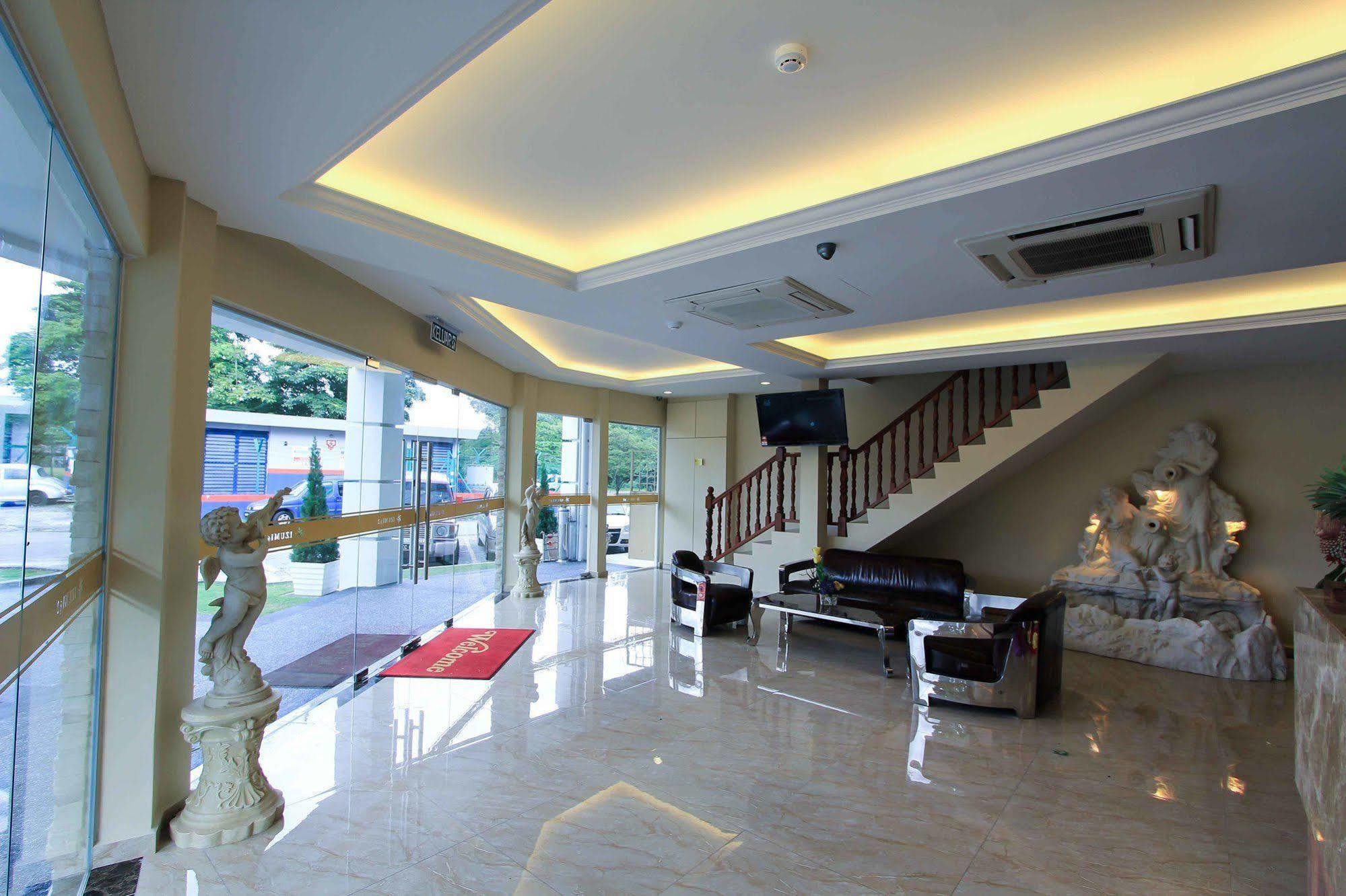 Era Plus Hotel Seri Kembangan Exterior foto